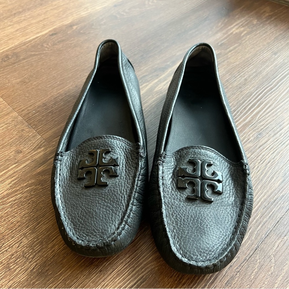 Tory Burch Black Lowell 2 Driver Tumbled Loafer Flats - Picture 1 of 13
